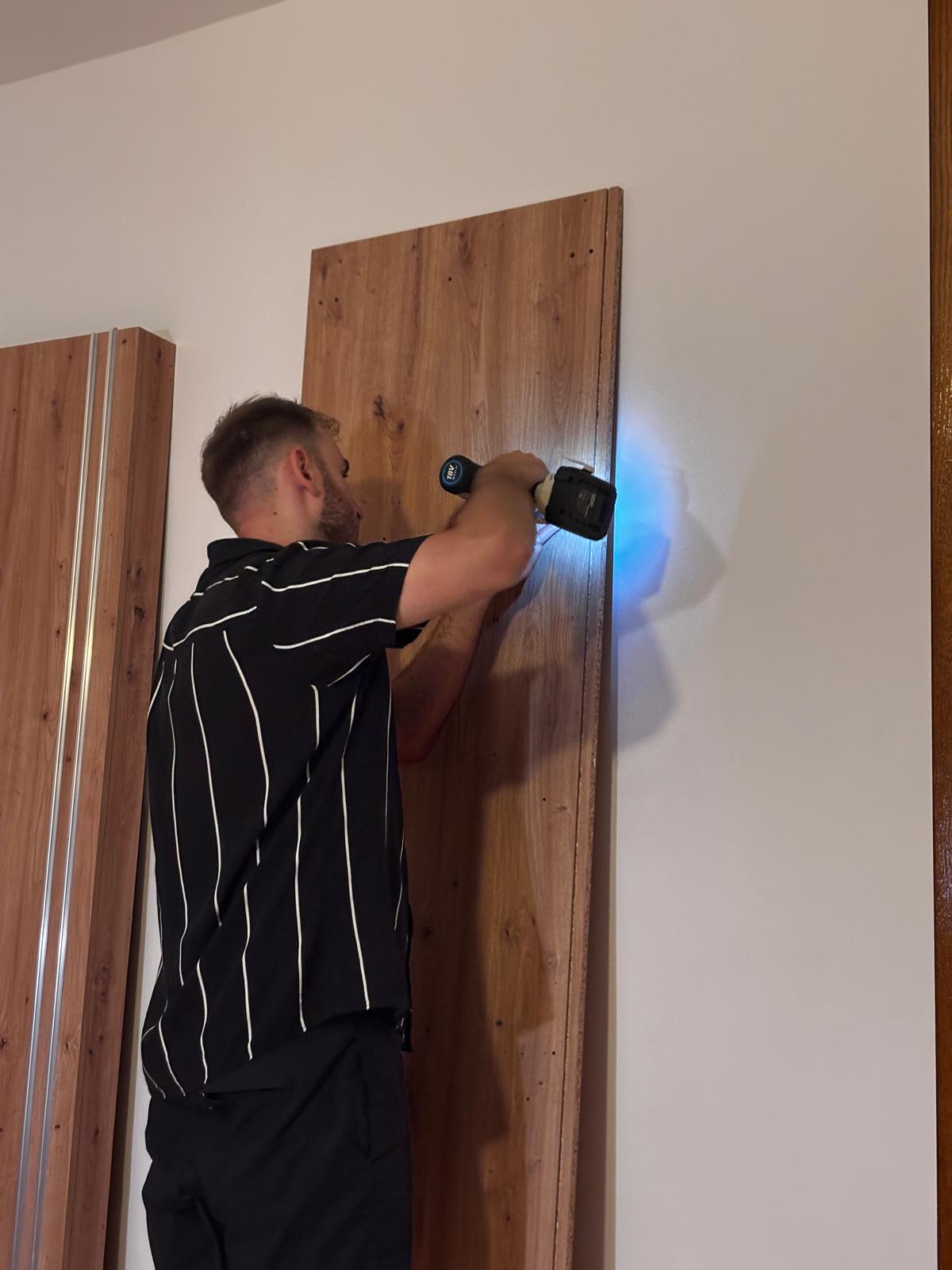 Echipa MasterFix la lucru — montaj mobilier